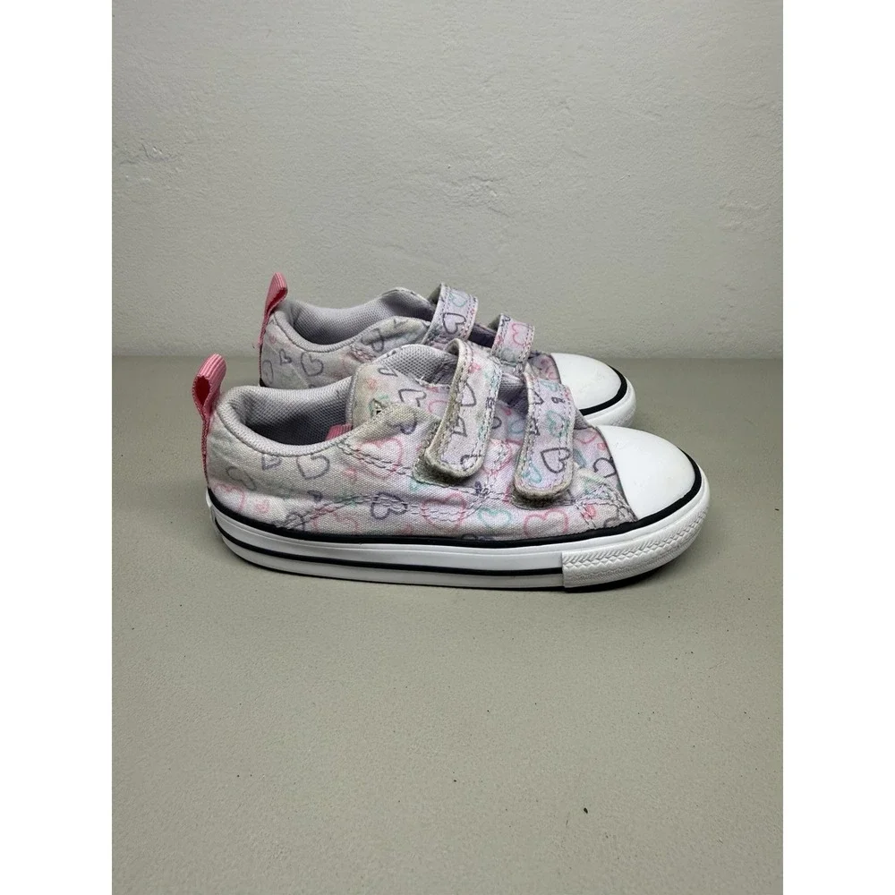 Converse Chuck Taylor Girls Size 9 All Star Easy On Low Top Sneakers Heart Print